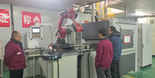 南平喷砂机在模具清理中的专业应用